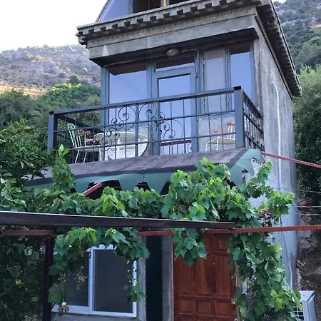 Heredot's House Lodge *