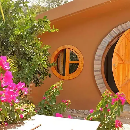 Heredot's House Lodge *